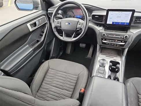 Used 2020 Ford Explorer XLT image 10