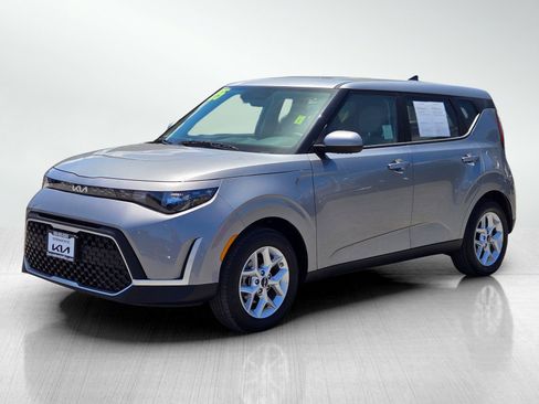 Certified 2025 Kia Soul LX w/ LX Technology Package FWD image 8