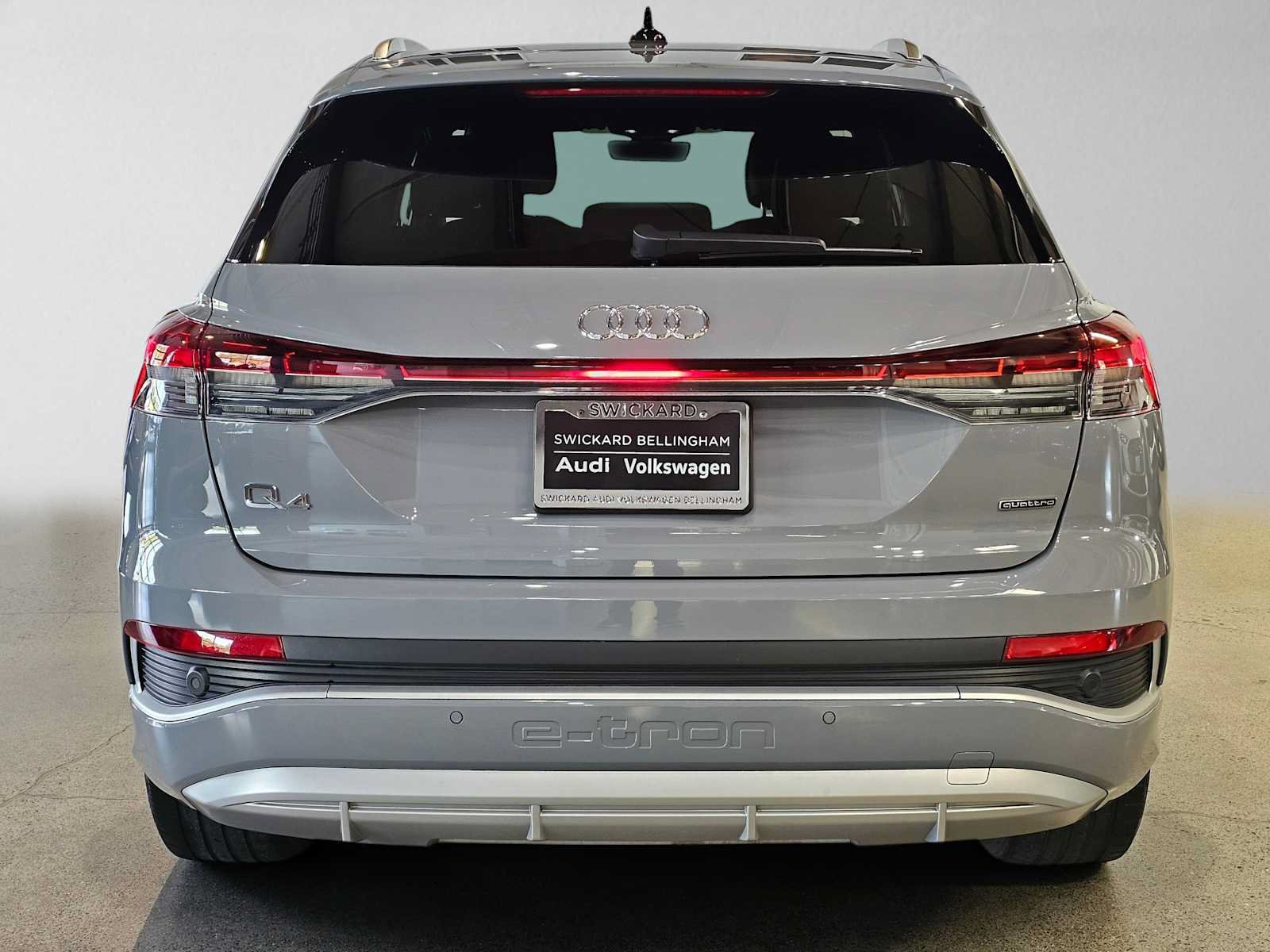 Used 2023 Audi Q4 e-tron Prestige w/ 20" Wheel Package AWD/4WD image 4