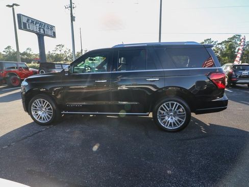Used 2023 Ford Expedition Platinum image 5