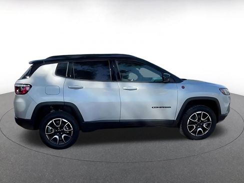 Used 2025 Jeep Compass Trailhawk image 15