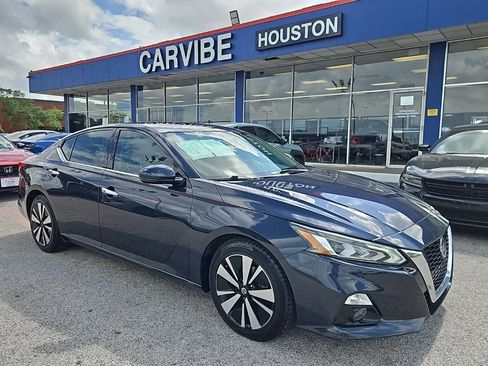 Used 2020 Nissan Altima 2.5 SL FWD image 1