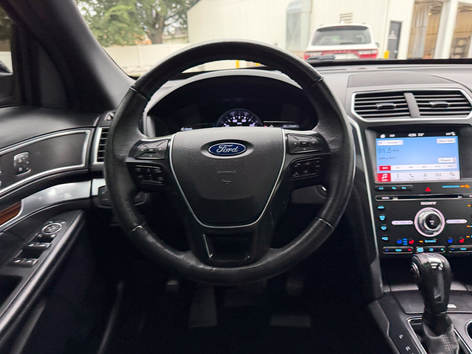 Used 2018 Ford Explorer Limited w/ Equipment Group 301A AWD/4WD image 13