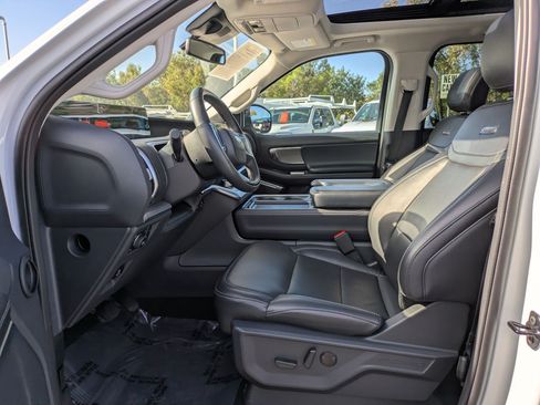 Used 2025 Ford Expedition Max Platinum AWD/4WD image 17
