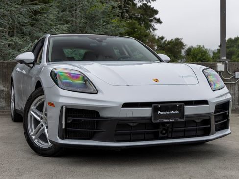 Certified 2025 Porsche Panamera image 9