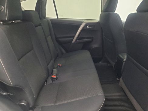 Used 2018 Toyota RAV4 XLE FWD image 19