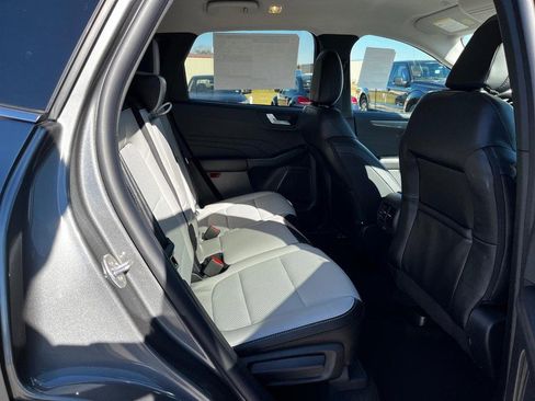 New 2025 Ford Escape SE image 4