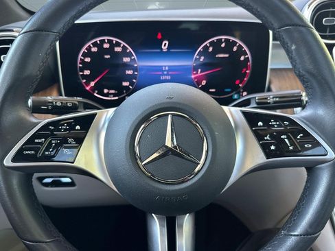 Used 2024 Mercedes-Benz GLC 300 4MATIC image 10