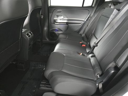 Used 2025 Mercedes-Benz GLB 250 image 12