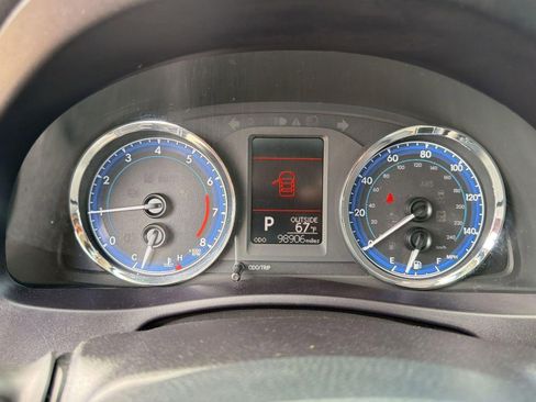 Used 2017 Toyota Corolla LE image 19