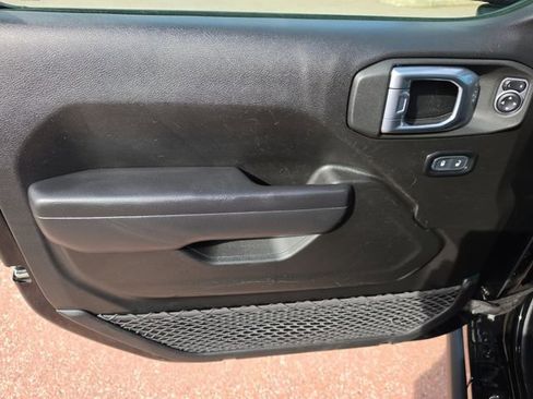 Used 2023 Jeep Wrangler Unlimited w/ Cold Weather Group AWD/4WD image 10