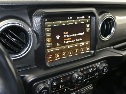 Used 2022 Jeep Wrangler Unlimited Sahara w/ Dual Top Group image 19