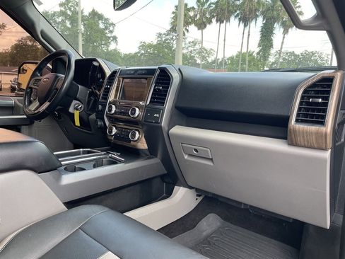 Used 2017 Ford F150 XLT w/ Equipment Group 302A Luxury AWD/4WD image 15