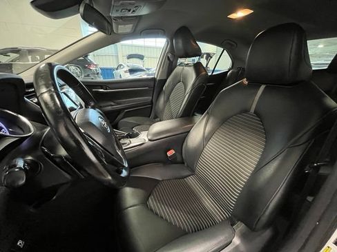 Used 2019 Toyota Camry SE FWD image 21