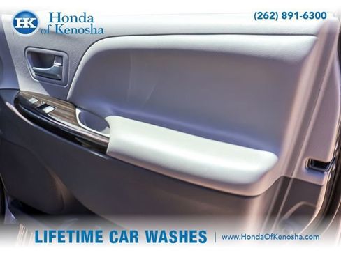 Used 2015 Toyota Sienna XLE FWD image 27