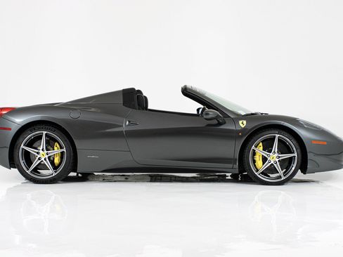 Certified 2013 Ferrari 458 Spider RWD image 14