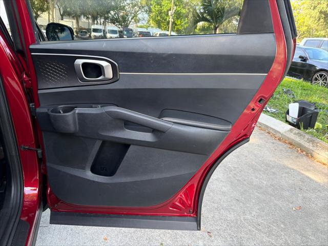 Used 2022 Kia Sorento LX FWD image 23