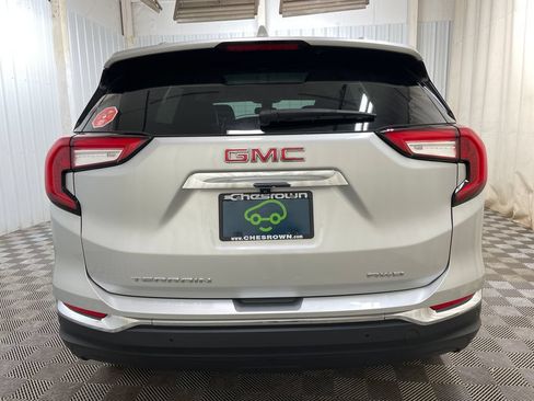 Used 2022 GMC Terrain SLT w/ Infotainment Package II AWD/4WD image 21