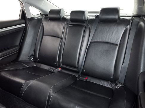 Used 2016 Honda Civic Touring image 21