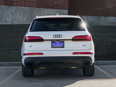 Certified 2025 Audi Q7 2.0T Premium w/ Convenience Plus Package image 28