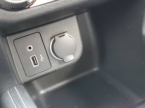 Used 2019 Nissan Kicks SR w/ SR Premium Package FWD image 16