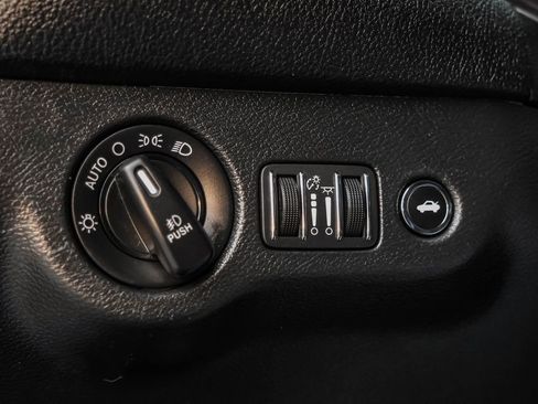 Used 2018 Dodge Challenger R/T Scat Pack w/ Leather Interior Group image 29