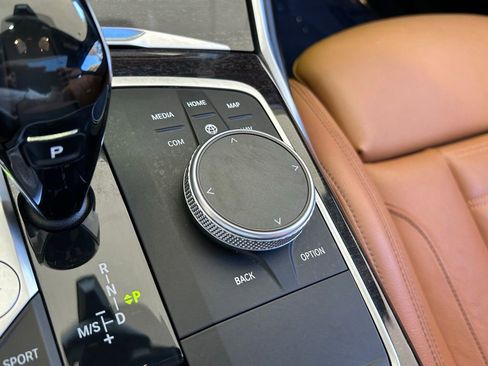 Used 2019 BMW 330i Sedan w/ Driving Assistance Package image 43