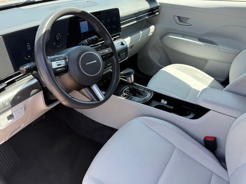 Used 2025 Hyundai Kona SEL FWD image 11