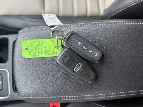 Used 2019 Ford Escape SEL FWD image 32