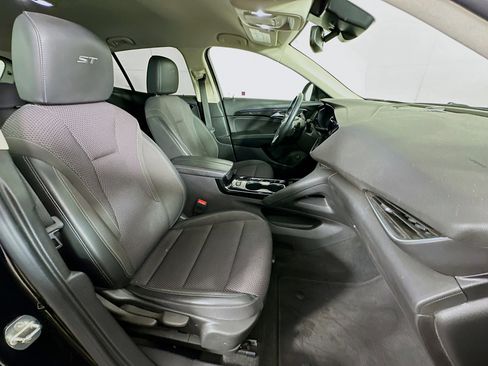 Used 2023 Buick Envision Preferred image 29