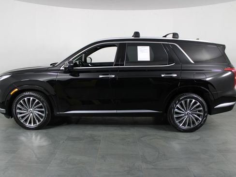 Used 2023 Hyundai Palisade Calligraphy image 11