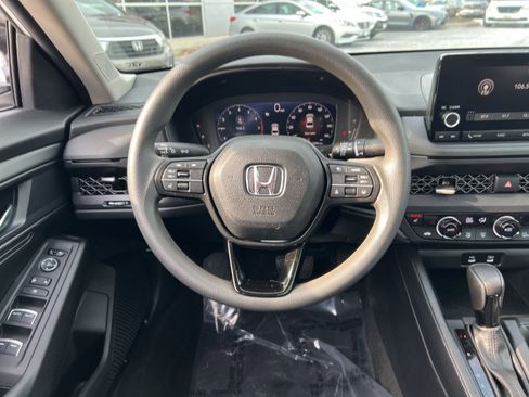 Used 2023 Honda Accord EX image 16