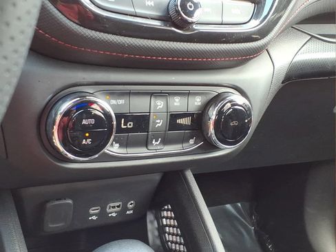 Certified 2023 Chevrolet TrailBlazer RS w/ Sun and Liftgate Package AWD/4WD image 6