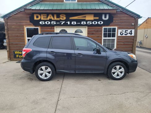 Used 2015 Subaru Forester 2.5i w/ Alloy Wheel Package image 2