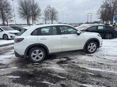 Used 2023 Honda HR-V LX image 6