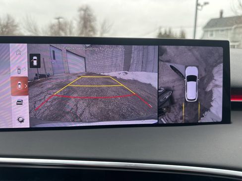 Used 2026 Genesis GV70 2.5T Advanced image 18