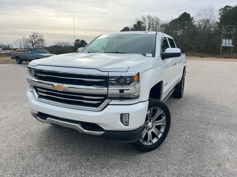 Used 2018 Chevrolet Silverado 1500 High Country image 2