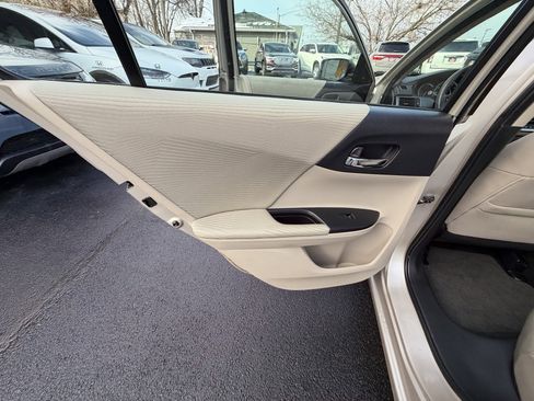Used 2015 Honda Accord LX image 13
