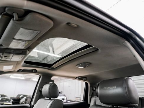 Used 2010 Toyota Tundra Limited AWD/4WD image 4