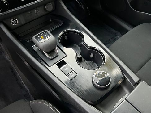 Used 2023 Nissan Rogue S image 34