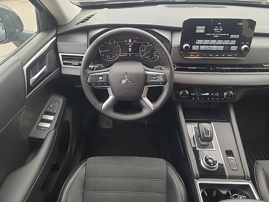 Used 2024 Mitsubishi Outlander SE AWD/4WD image 13