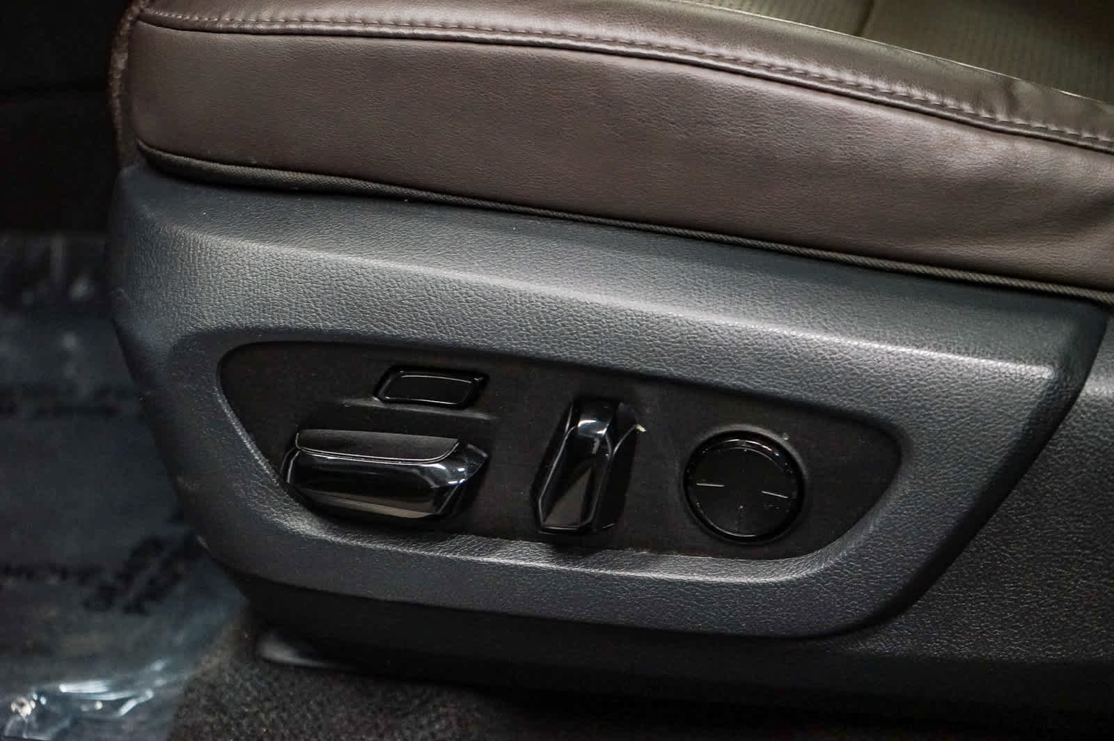 Used 2023 Lexus RX 350 FWD w/ Cold Area Package image 21