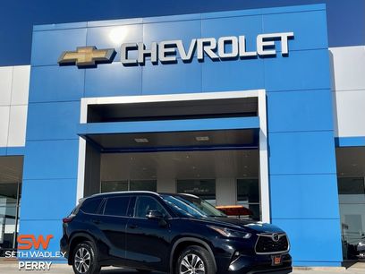 Used 2022 Toyota Highlander XLE