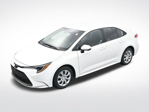 Used 2024 Toyota Corolla LE image 21