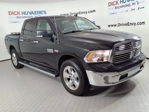 Used 2017 RAM 1500 Big Horn AWD/4WD image 3