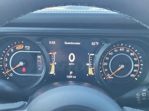 Certified 2025 Jeep Wrangler Unlimited Rubicon w/ Safety Group AWD/4WD image 8
