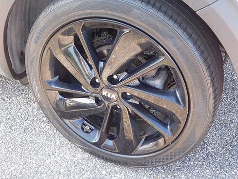 Used 2019 Kia Niro S Touring image 9