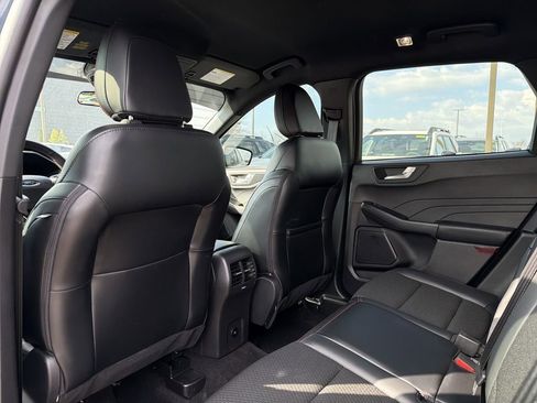Used 2025 Ford Escape ST-Line image 13
