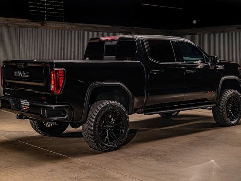 Used 2024 GMC Sierra 1500 AT4X AWD/4WD image 10