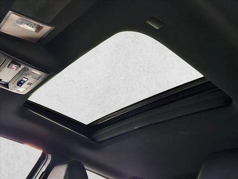 Used 2020 Toyota Tacoma Limited image 15